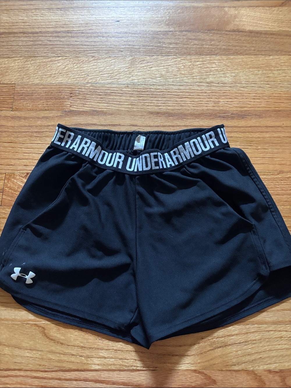 Under Armour Women's Black Elastic Logo Waist Athletic Shorts - Xs